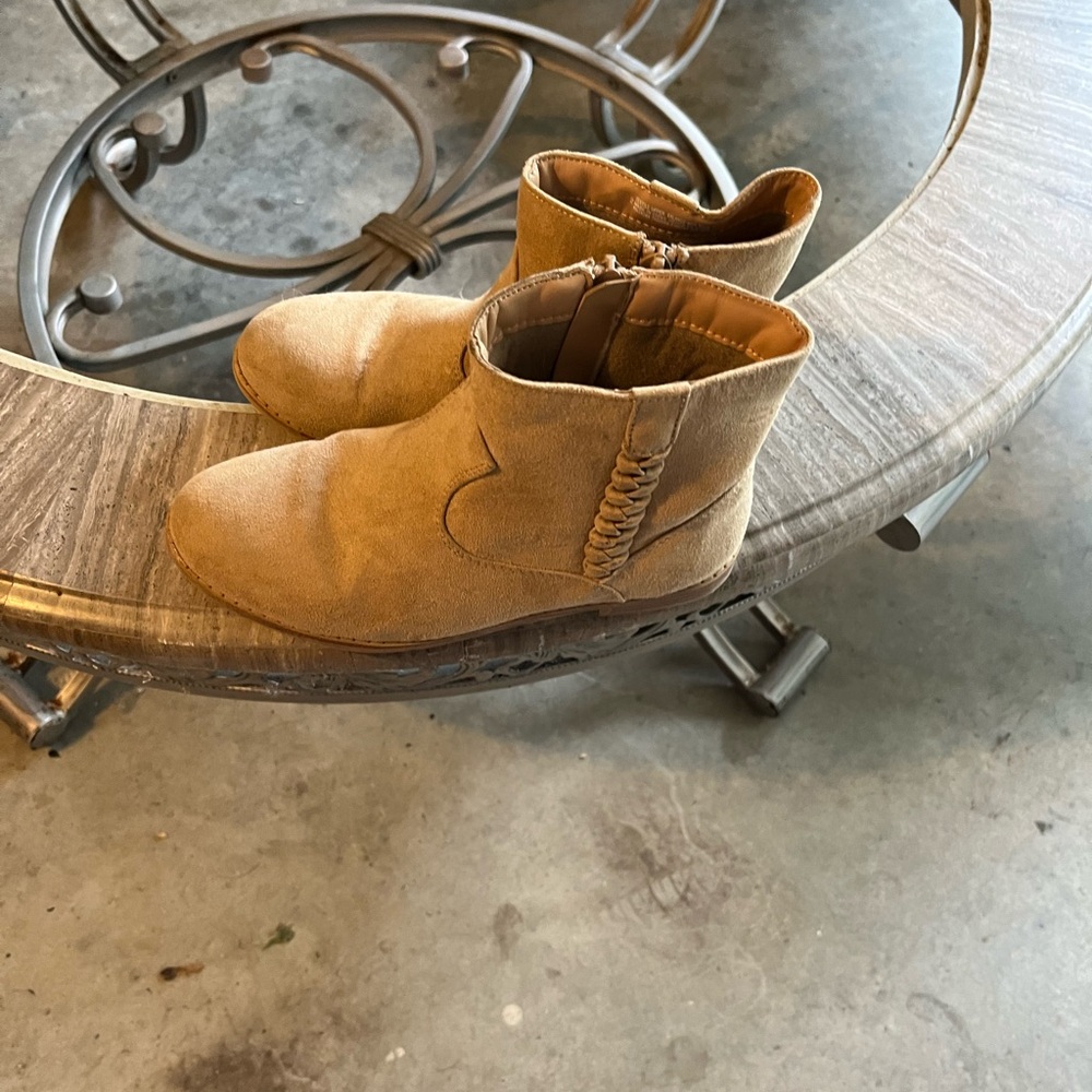 Girls Boots
